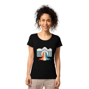 Camera with rainbow – Women’s T-Shirt